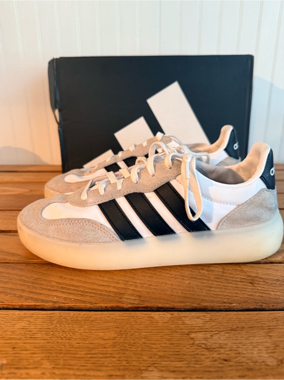 Womens Adidas “Barreda Decode” size 7 EUC!!!